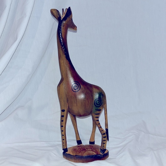 Hand carved giraffe, by craftsmen of Kenya from African muhuhu wood 12” tall - Picture 4 of 17